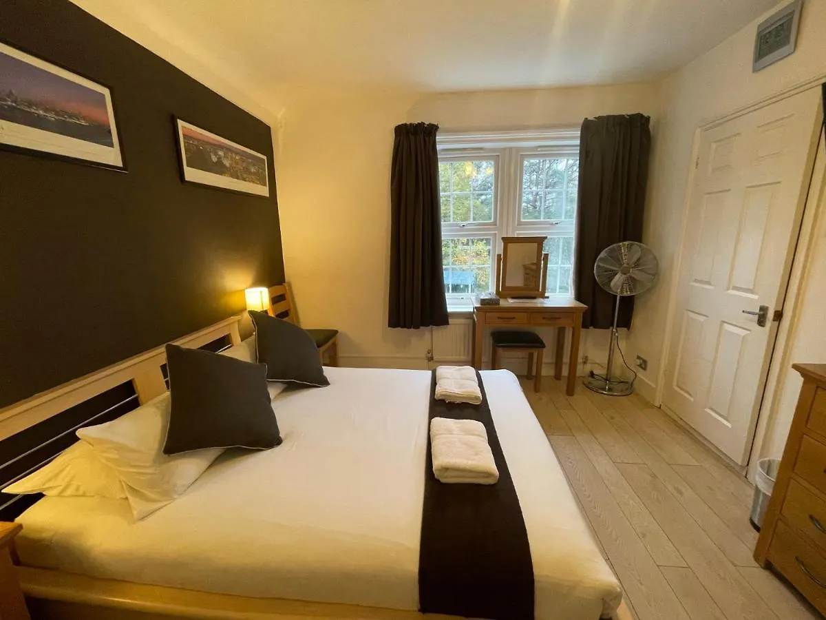 Oakhurst Gatwick B&B Crawley  Reino Unido