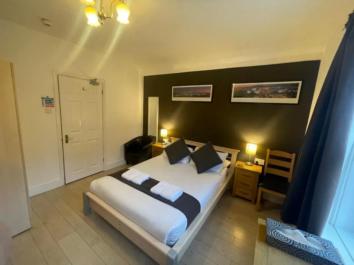 Oakhurst Gatwick B&B Crawley